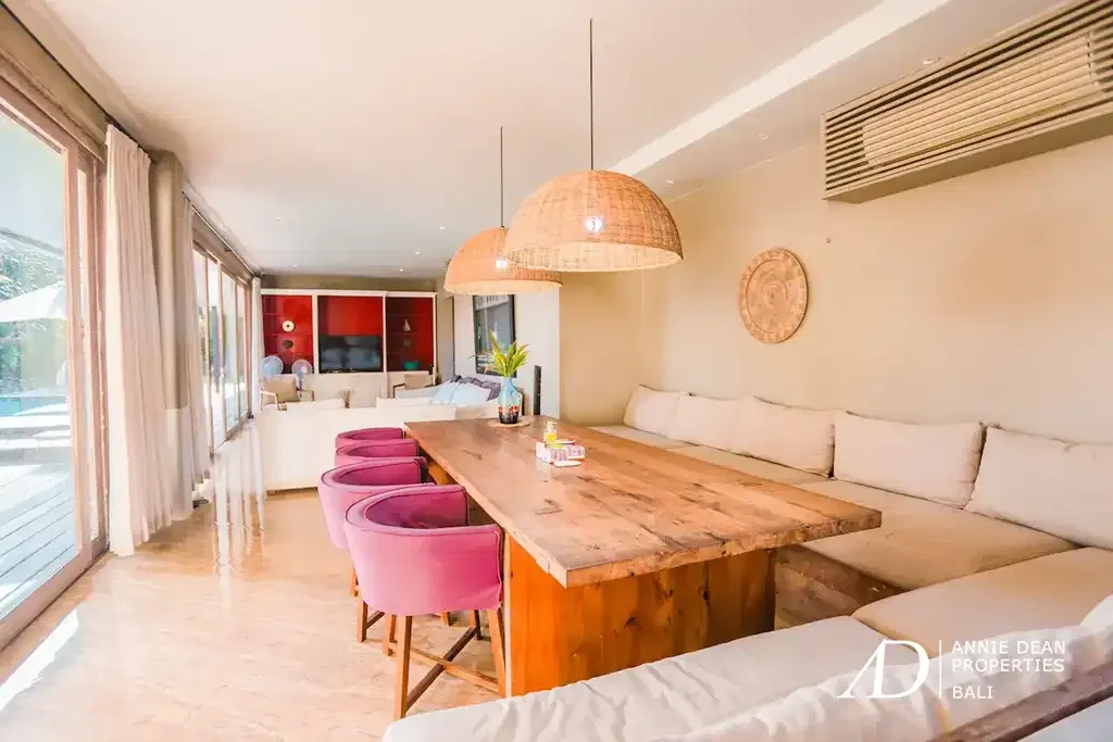 FREEHOLD | 5-BEDROOM VILLA WITH RICE FIELD VIEWS - PADONAN, CANGGU - Image 7 of 10