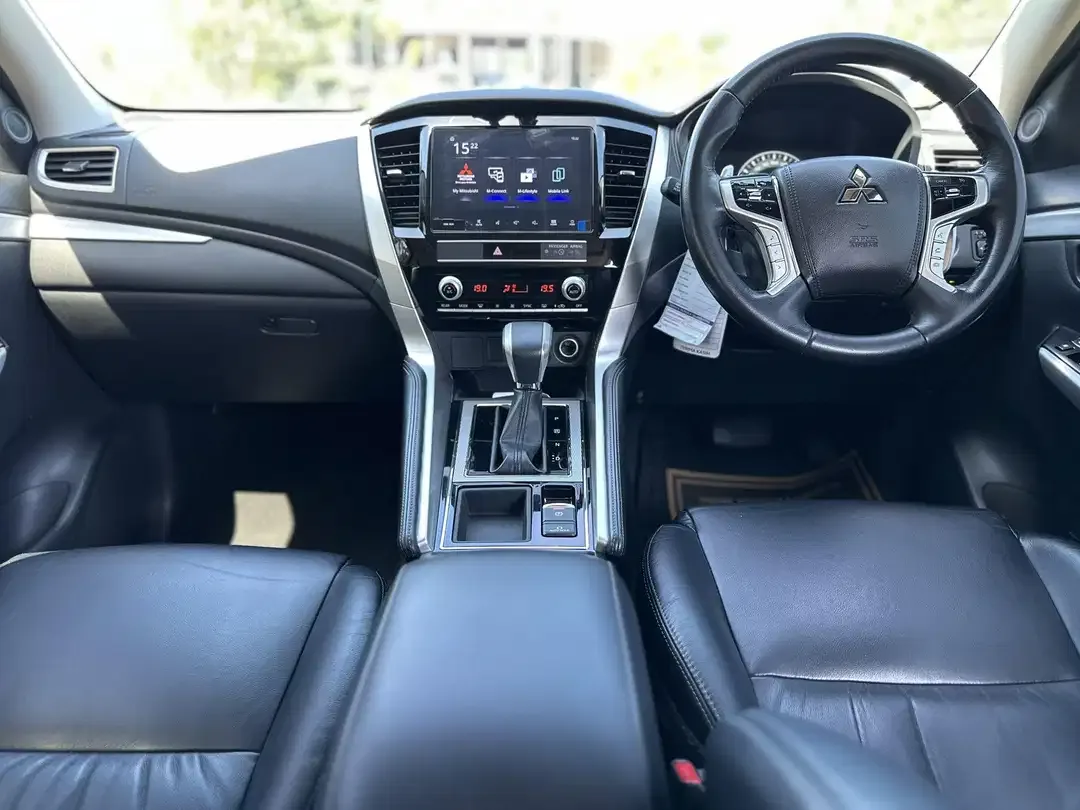 PAJERO SPORT DAKAR 4x2 AT DIESEL 2023 ASLI BALI - Image 10 of 10