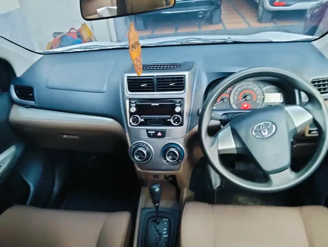 Toyota Avanza 2018 Bensin - Image 2 of 7