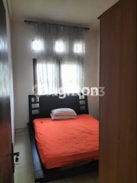 Dijual Rumah 2 Lantai - Lokasi Strategis, Siap Huni - Image 2 of 4