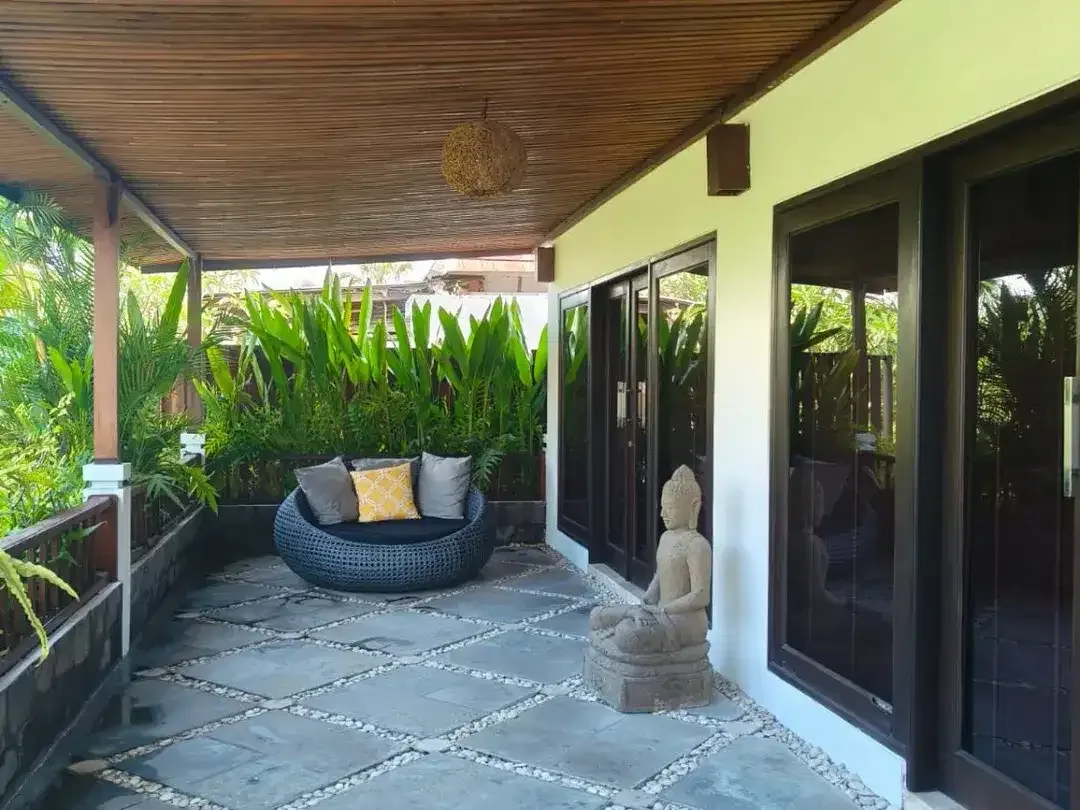 FOR SALE VILLA 2BR FURNISHED WALKING GO TO BEACH SEMINYAK - Image 7 of 10