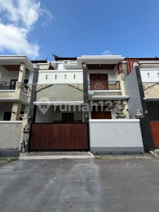 Rumah 2 Lantai 3 Kamar Dekat Sekolah Dyatmika dan Pantai Biaung - Image 1 of 4