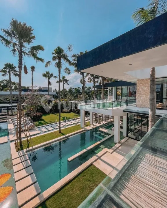Luxurious Modern Villa In Tumbak Bayuh Pererenan Canggu - Image 2 of 4