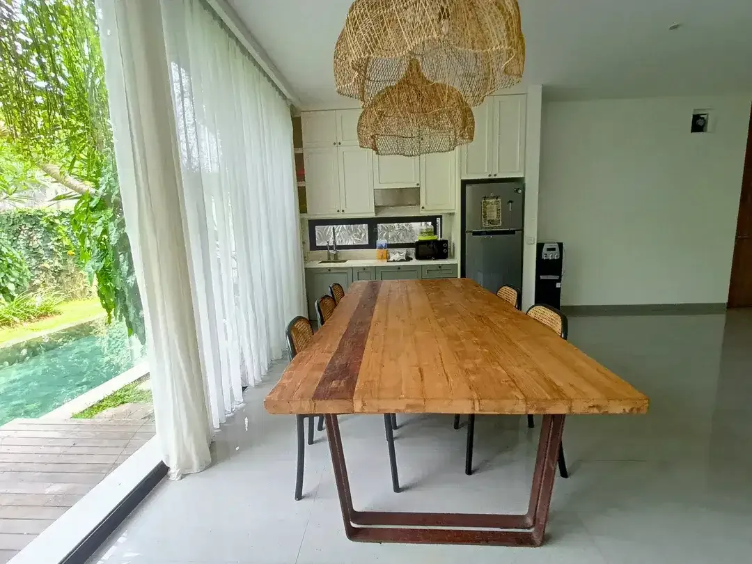 SHM 5,5 Milliar Rumah Style Villa di Renon dengan View Sawah - Image 8 of 10