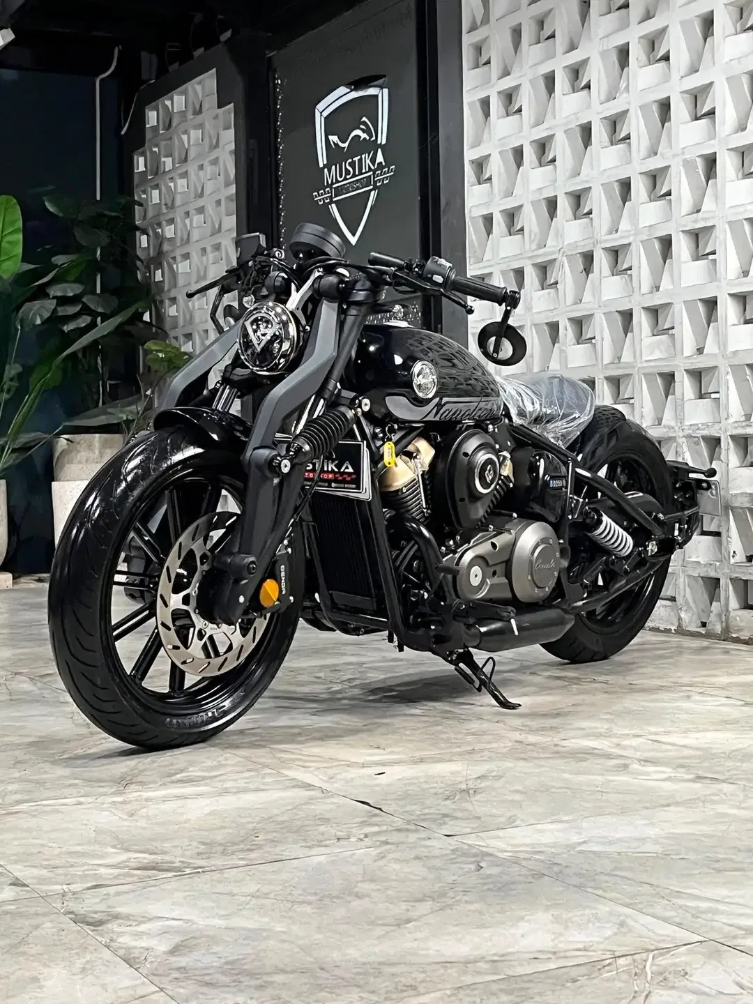 Istimewa ODO 1RB!!Benelli Napoleon Bob 250 th 2024 - Ayu Mustika - Image 1 of 10