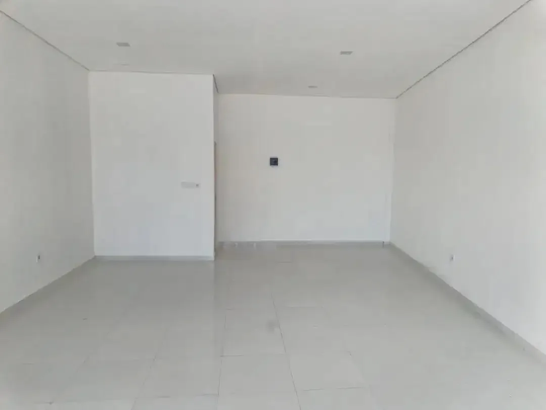 TOKO BRAND NEW DISEWAKAN DI JALAN RAYA LEGIAN - LOKASI PRIME - Image 3 of 5