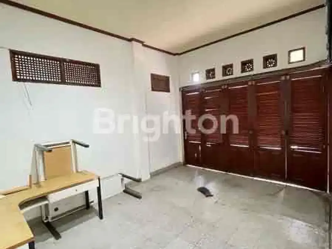 4 BR HOUSE UNFURNISHED IN TUKAD BALIAN ONLY 10 MINUTES TO MERTASARI BEACH SANUR - Image 3 of 8