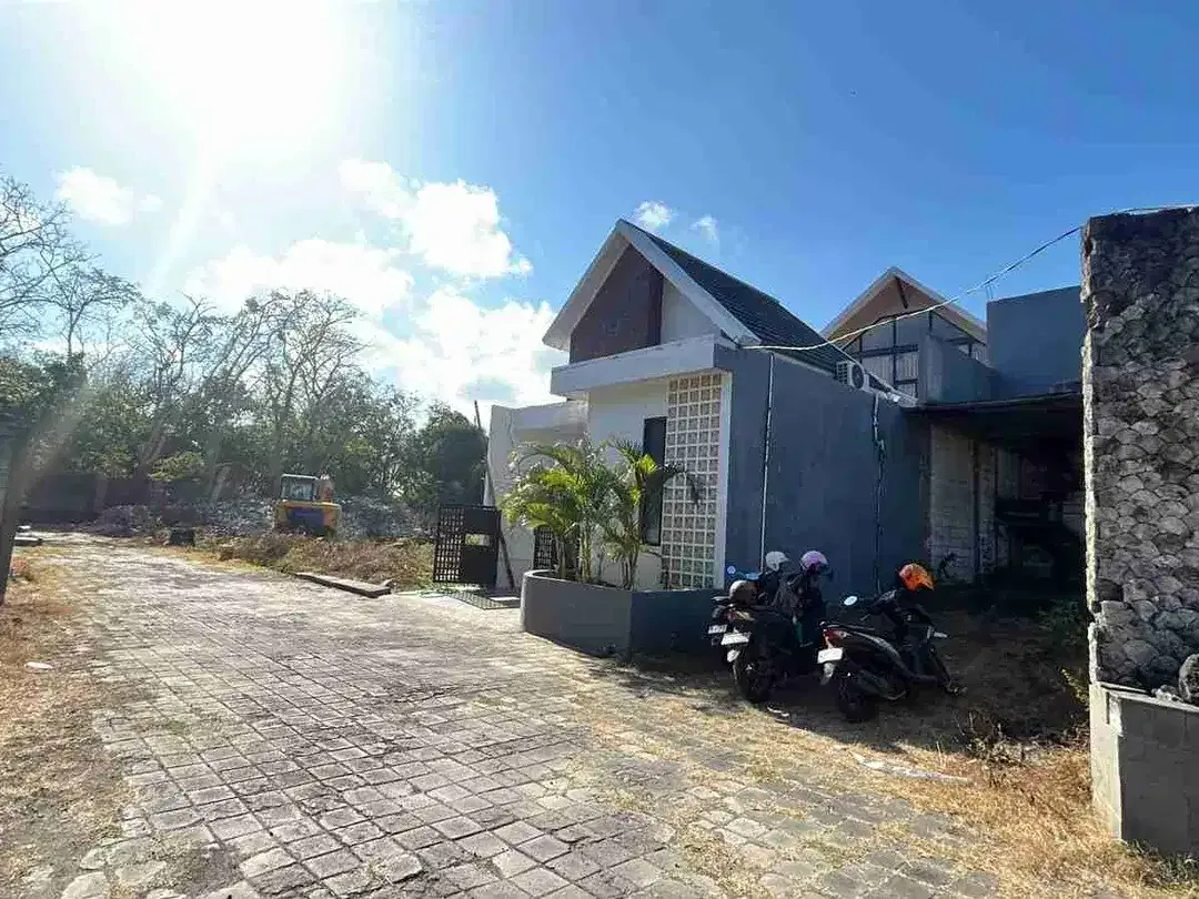 BUC TURUN HARGA..!! DIJUAL TANAH KAVLING BONUS VILLA TOTAL LUAS TANAH 1.150 M2 DI NUSA DUA - Image 1 of 9