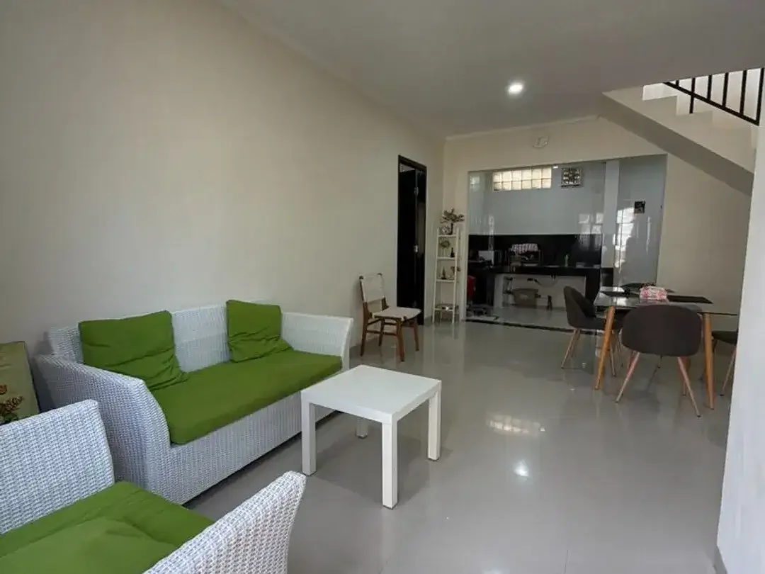 Rumah Siap Huni dengan 3 Kamar Tidur Dijual di Sanur, Dekat Pantai - Image 2 of 5