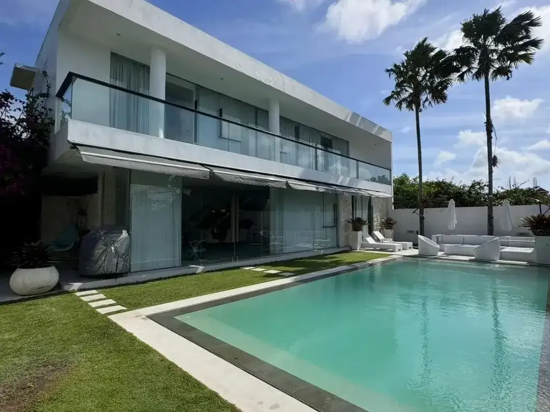 EXCLUSIVE VILLA FOR SALE - Image 3 of 10