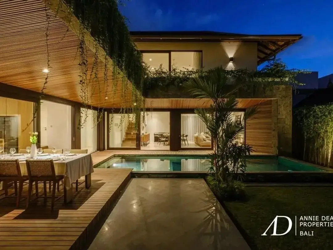 FREEHOLD | MODERN VILLA WITH COMMERCIAL SHOPFRONT IN CENTRAL CANGGU - Image 5 of 10