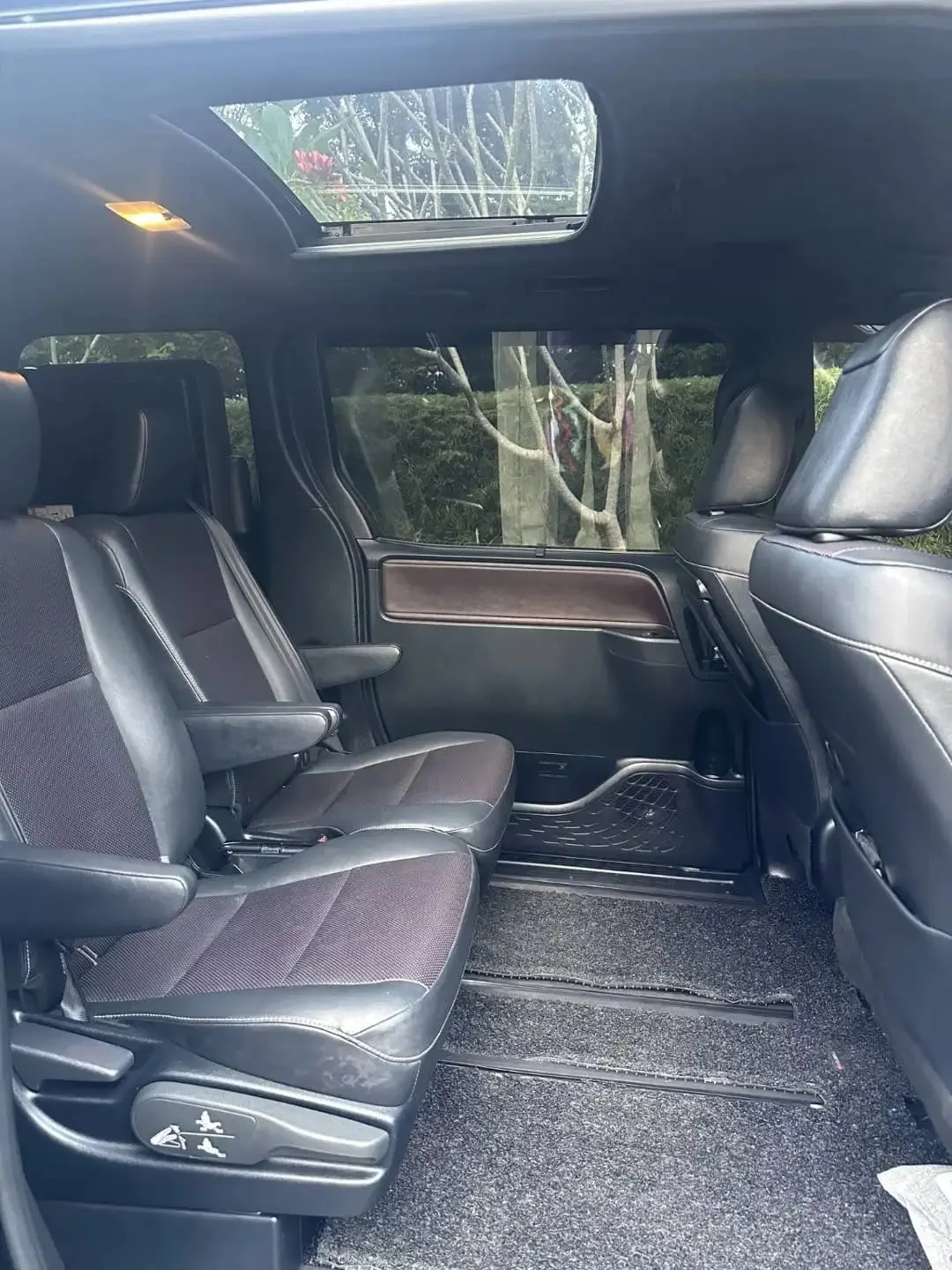 TOYOTA VOXY 2020 - Image 6 of 10