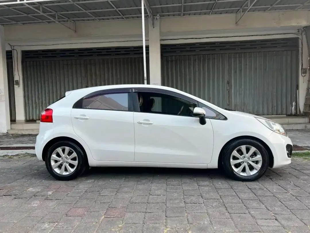 Kia rio se 2012 matic - Image 5 of 10