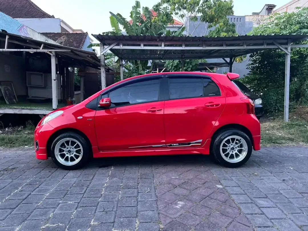 Toyota Yaris E trd 2013 matic,facelift - Image 4 of 10
