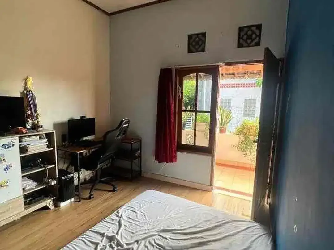 Dijual murah rumah 2 lantai  
Di jln gemitir kesiman kertalangu
Denpasar timur - Image 2 of 8
