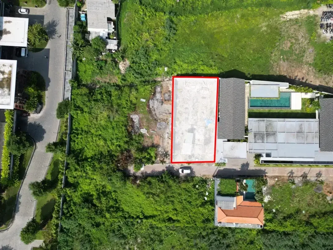 Rare Land Opportunity in Canggu - Only 70 Meters to Batu Bolong Beach - Image 2 of 4