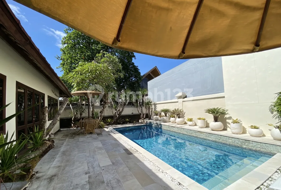 Villa 2 Kamar Sewa Tahunan di Batu Belig Bali Dekat Pantai - Image 1 of 4