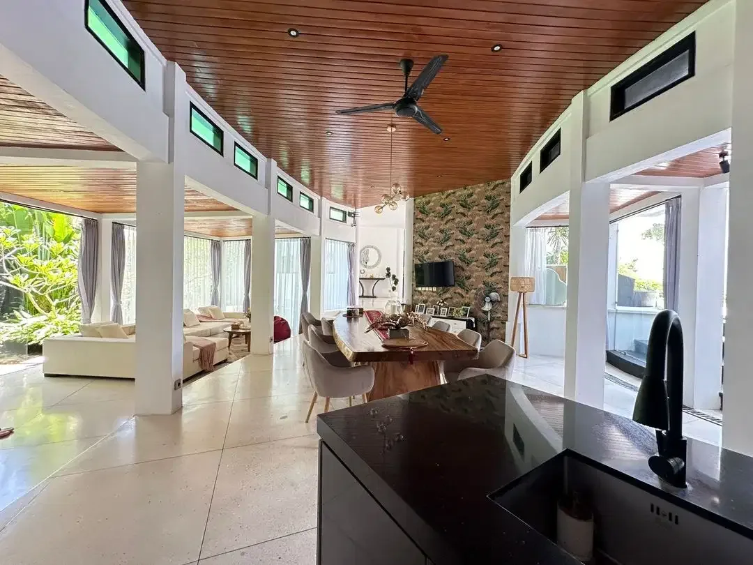 Luxury Spacious Villa Beautiful View in Nusa Dua Near STP Dharmawangsa - Image 9 of 10
