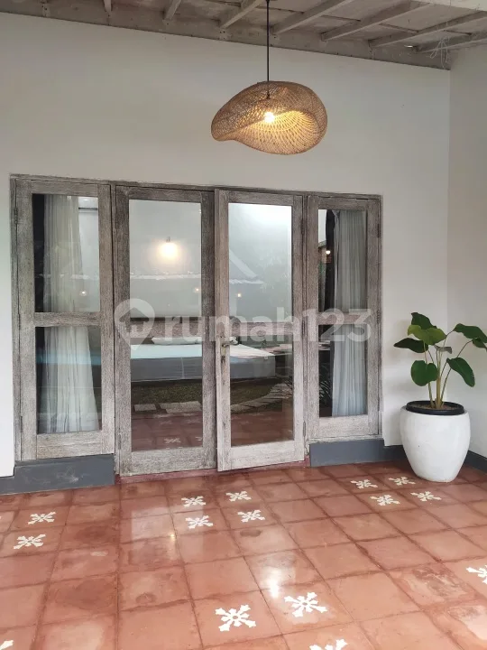 Villa dengan Private Pool Dekat Pantai Sanur - Image 2 of 4