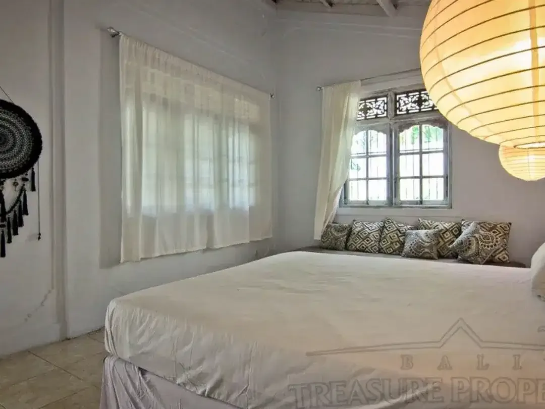 3 Bedrooms Villa Leasehold In Heart Seminyak - Image 8 of 10