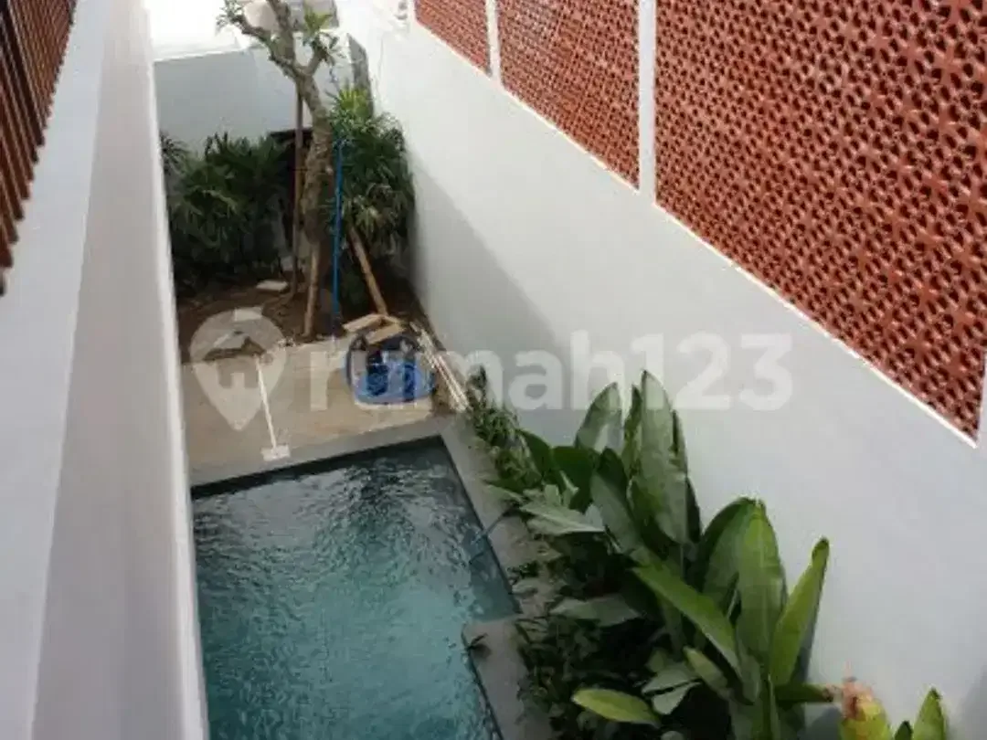 Exclusive 4-Bedroom Brand New Villa In Bumbak Umalas Canggu Bali - Image 1 of 10