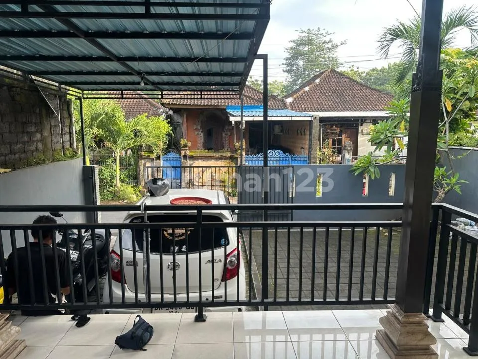 Disewakan Cepat Rumah Super Luas Pinggir Jalan - Image 1 of 4