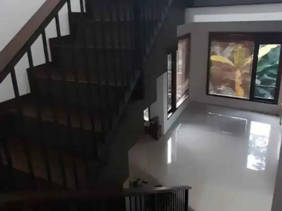 Dijual Rumah Lantai 2 - Berlokasi di Dalung Permai - Image 7 of 9
