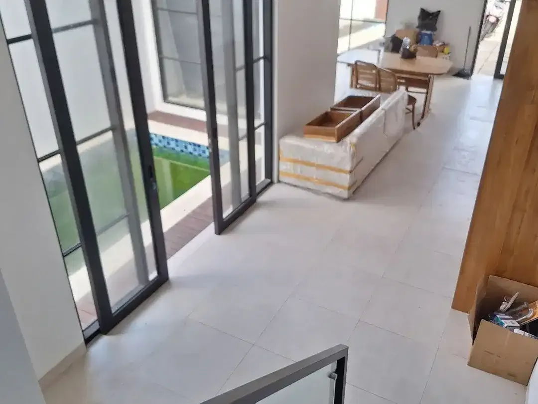 VILLA BARU 3 LANTAI DENGAN PEMANDANGAN LAUT DAN TELUK BENOA BALI - Image 3 of 10