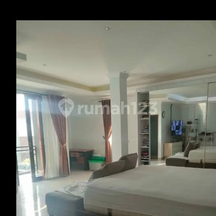 Rumah 2 Lantai Full Furnished Lokasi Tukad Asahan Renon Denpasar - Image 3 of 4