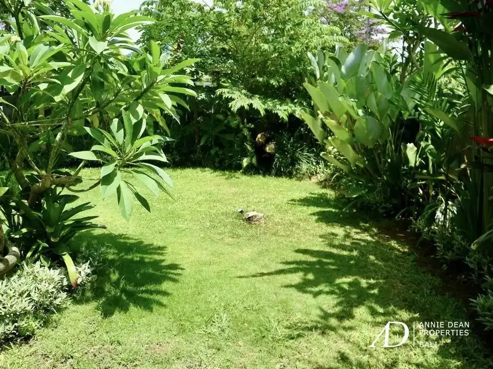 FREEHOLD MODERN DESIGN VILLA IN TUMBAK BAYUH CANGGU - Image 6 of 10