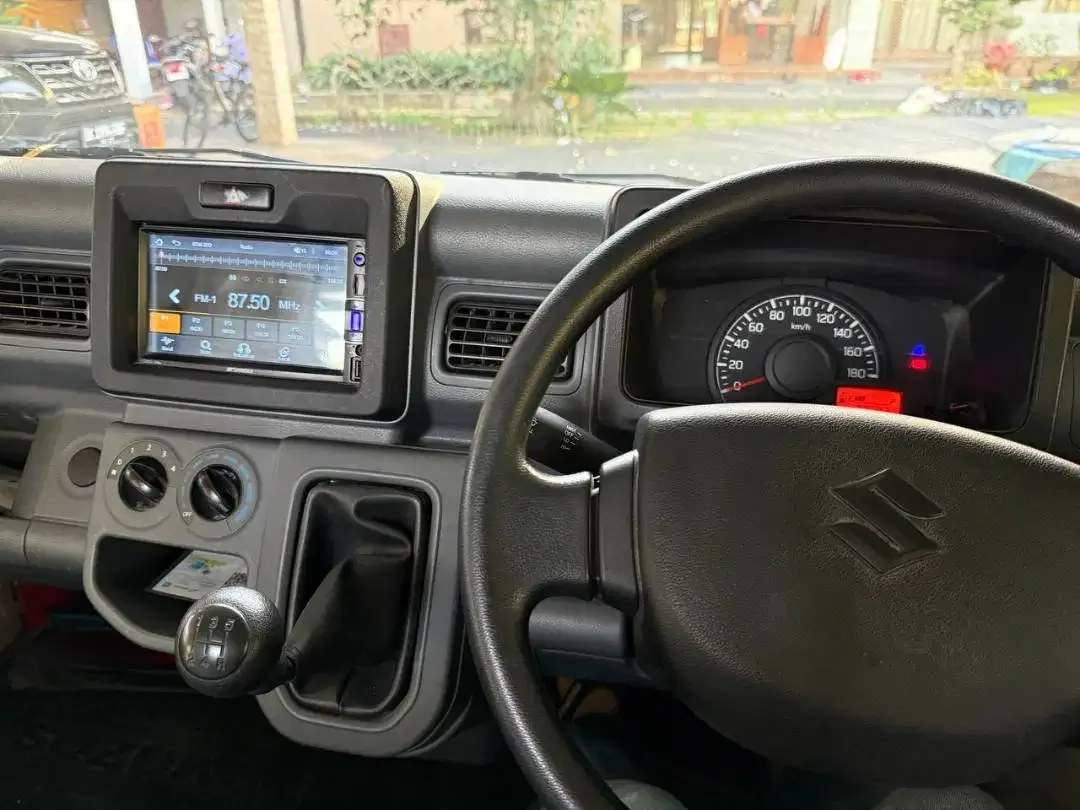 Carry PU 2024 Bak Kargo Putih – Siap Angkut, Siap Usaha - Image 4 of 4