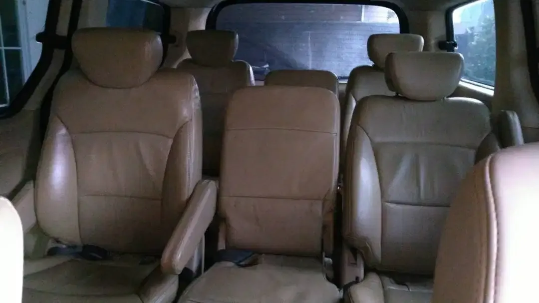 Di jual Hyundai H-1 , diesel, automatic , CRDI, tahun 2012 - Image 8 of 10