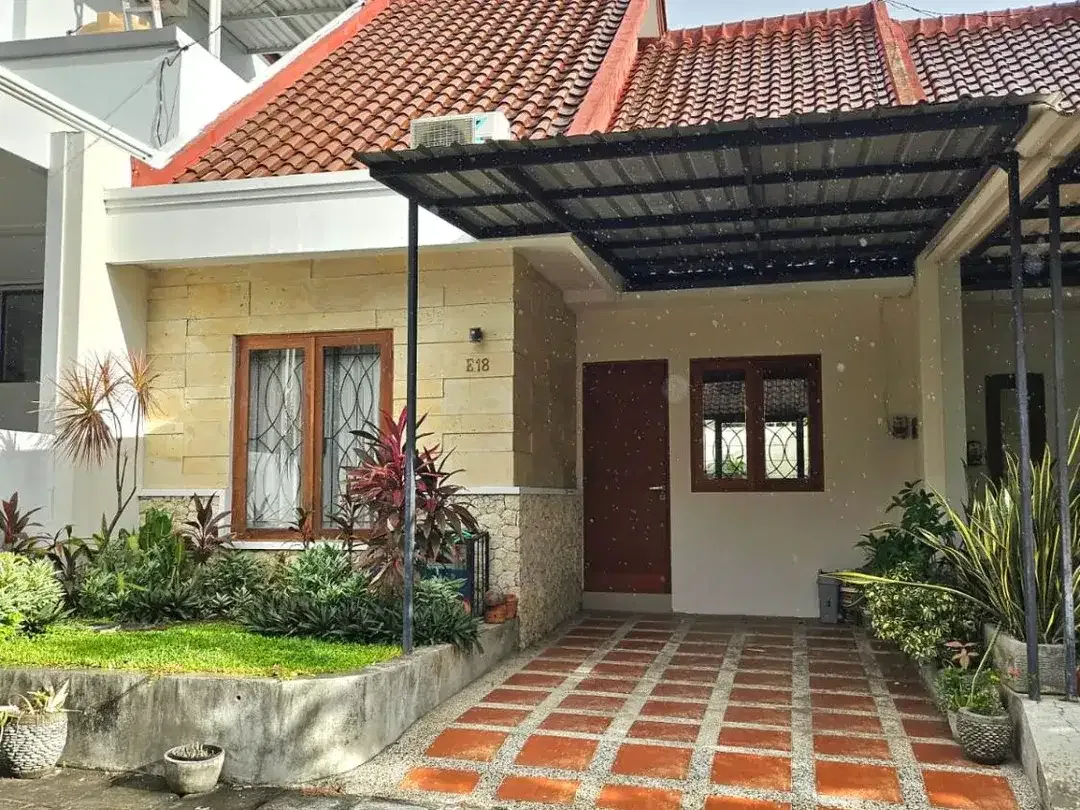 Minimalist Villa Kerobokan - Image 1 of 10