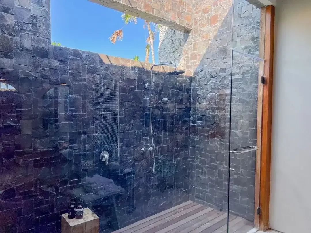 PRIVATE LUXURY VILLA IN SEMINYAK JUST 300 METERS WALKING DISTANCE TO THE BEACH - Image 9 of 10