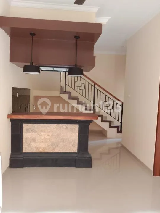 Rumah Sewa 2 Lantai di Renon 3 Kamar Tidur Harga Termurah - Image 2 of 4