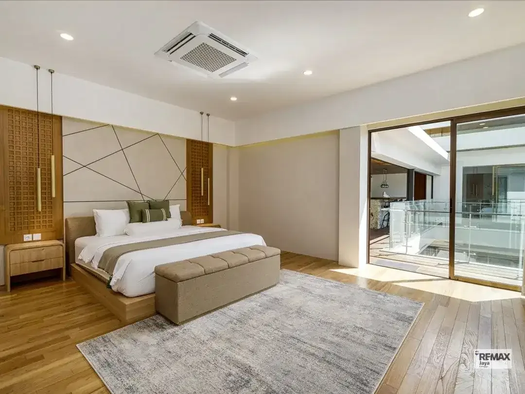 Premium 3-Bedroom Villa For Sale In Prime Seminyak Area - Image 7 of 10