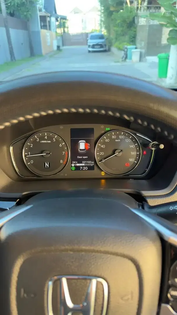 Honda BR-V 2024 Bensin - Image 2 of 9