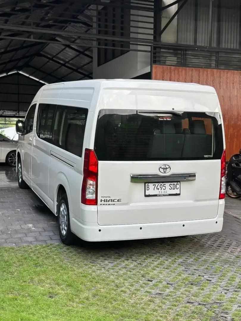 Toyota HIACE PREMIO 2025 MANUAL DIESEL NOL KILOMETER TANPA INDENT - Image 4 of 10