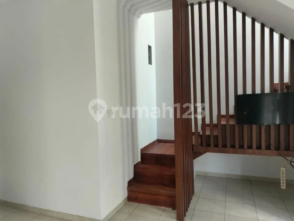 Rumah 3 Kamar Furnished di Kerobokan Badung - Image 1 of 4