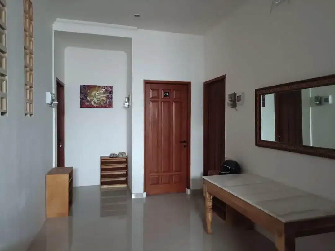 Kost Kosan Elite Full Furnish Di Penamparan Padangsambian Dkt Mitra 10 Gatsu Barat Cargo - Image 4 of 10