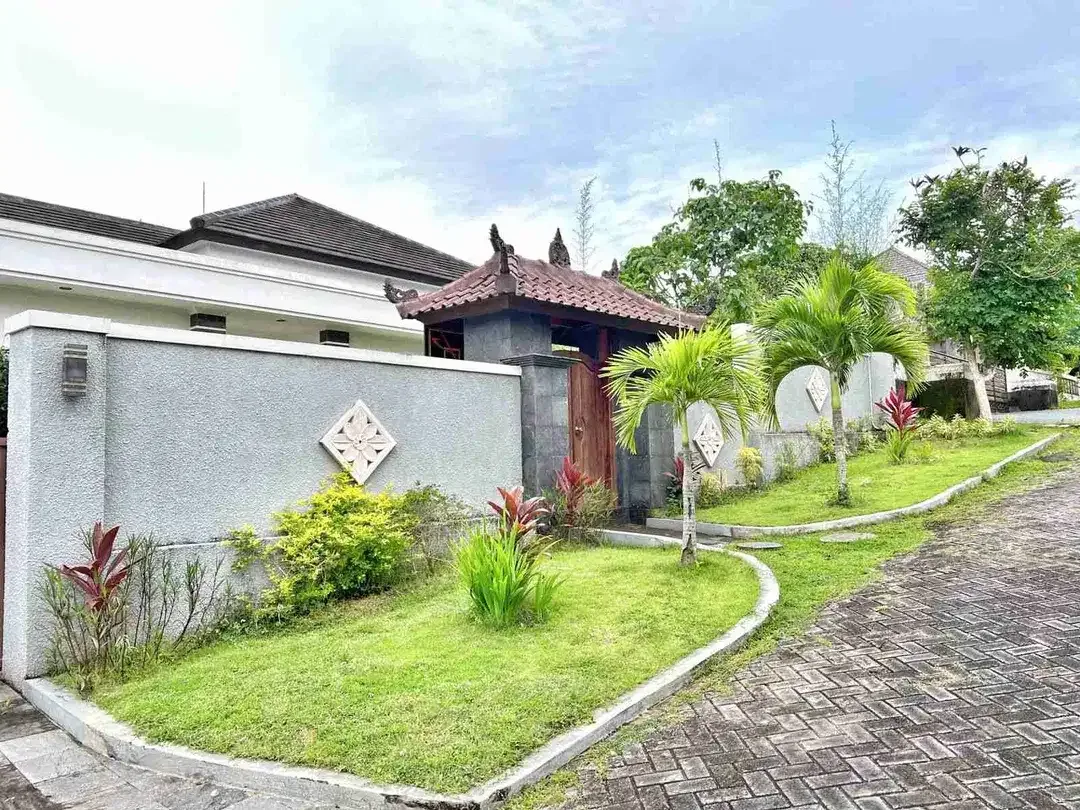 villa cantik 2 lantai siap huni dekat pantai di pecatu Bali - Image 2 of 10