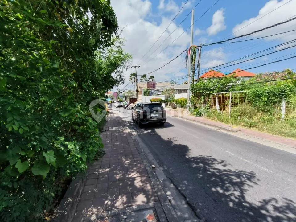Tanah di Jalan Utama Seminyak Cocok Dibangun Hotel atau Villa - Image 2 of 4