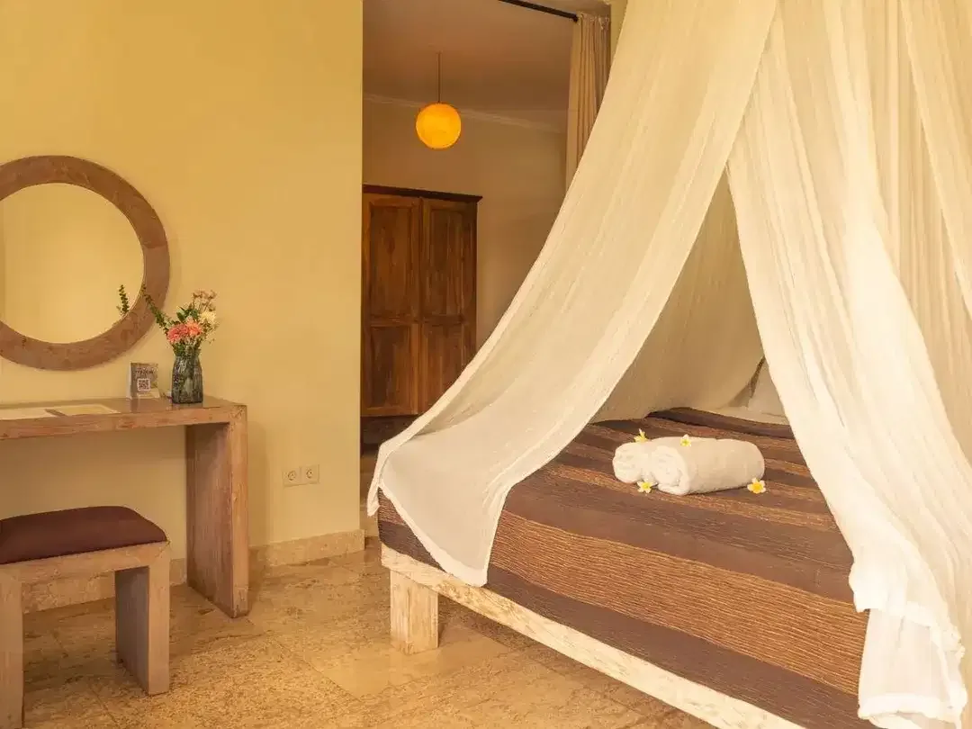 A resort in just 200 meters from the ocean in Canggu for lease - Image 5 of 10