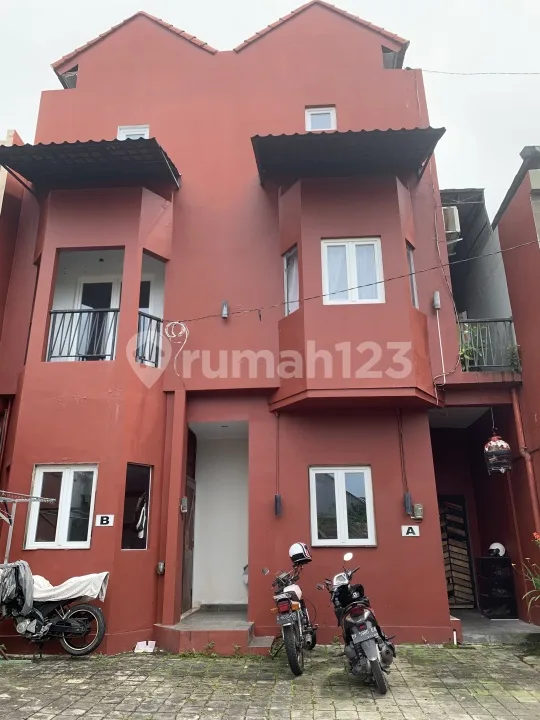 Rumah Siap Huni 3 Lantai Area Kerobokan - Image 1 of 4