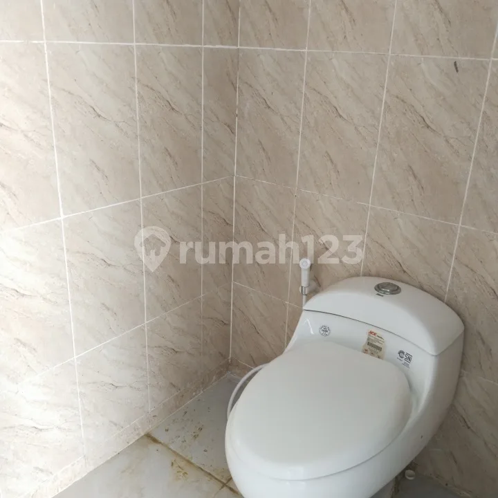 Rumah, 2 Lantai, SHM, Dekat Tempat Wisata, di Nusa Dua, - Image 3 of 4