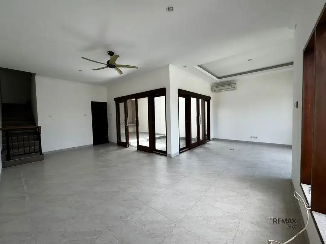 Rumah Cantik Full Furnished Disewakan di Beji Ayu, Seminyak Area - Image 5 of 7
