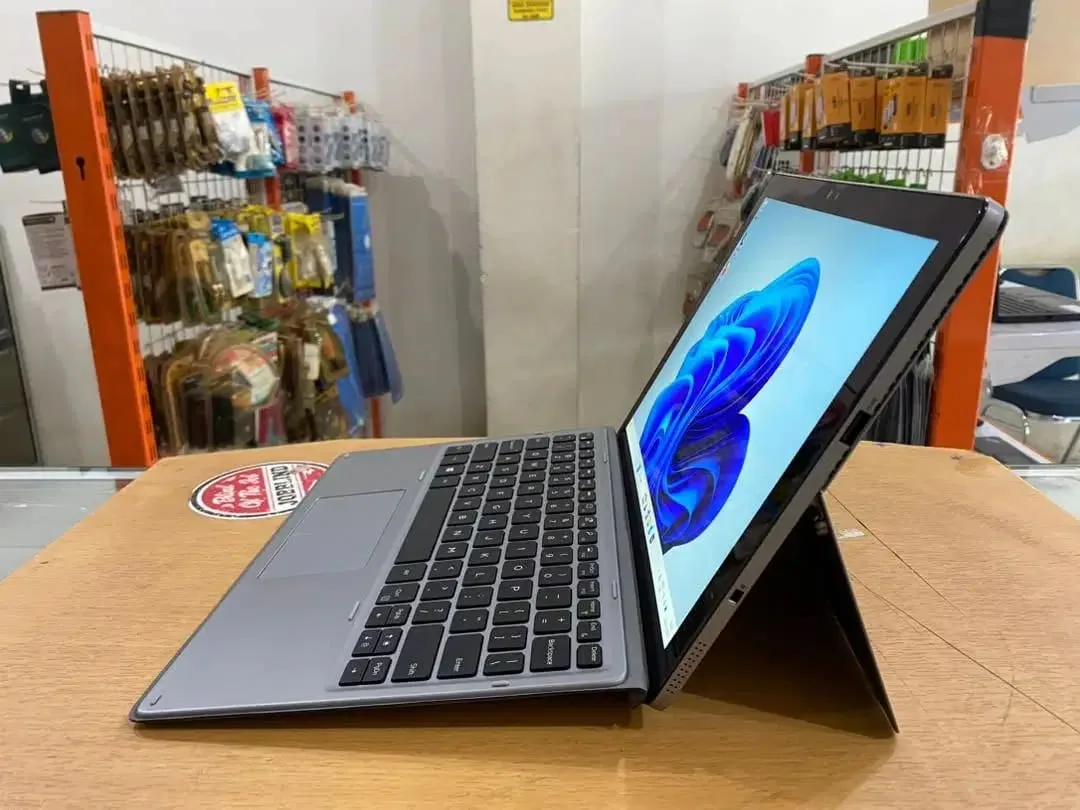 DELL Latitude E7200 2in1 Core i5Gen8 Ram 8GB SSD 256GB Touchscren Slim - Image 6 of 10
