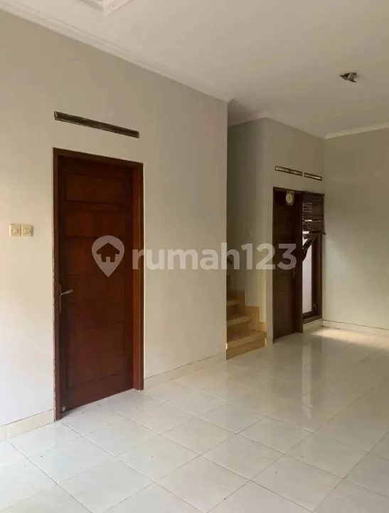 Rumah di Dalam Lingkungan Pemukiman yang Nyaman dan Tenang di Nangka Utara Dekat ke Mall Living World Jarak Ideal ke Renon Gatsu dan Pusat Kota - Image 2 of 4
