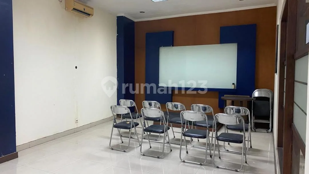 Ruko Lebar 7,5X16 Meter di Pusat Renon - Image 3 of 4