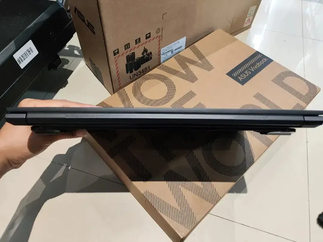 Laptop Asus Vivobook 14x Pro 16GB 2TB Storage - Image 5 of 10